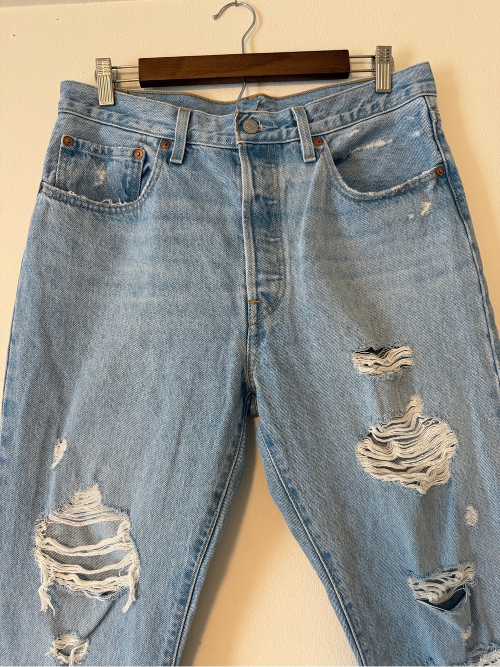 Vintage Levi’s Premium 501 Buttonfly Light Wash Distressed Denim Size 30 - Picture 3 of 14